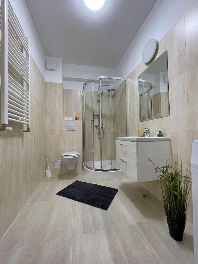 Luxury Q Residence Near Palas Mall Jassy Zewnętrze zdjęcie